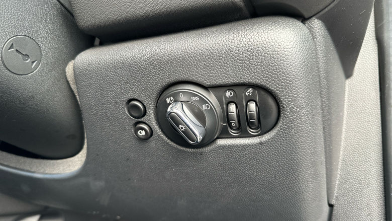 MINI Hatchback 1.5 Cooper Classic 5dr Auto Petrol Hatchback